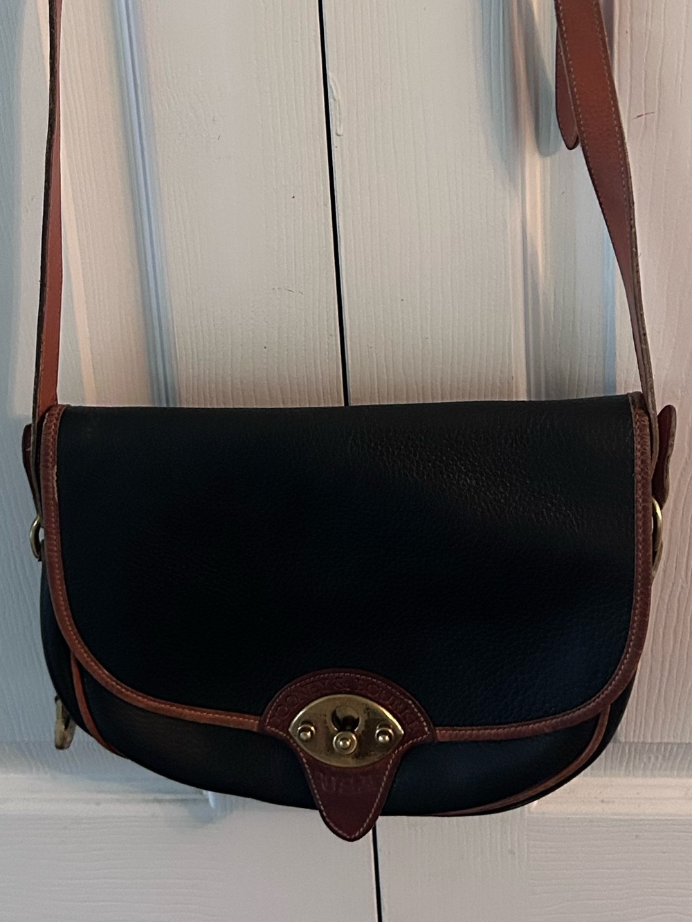 Vintage Dooney and Bourke Crossbody